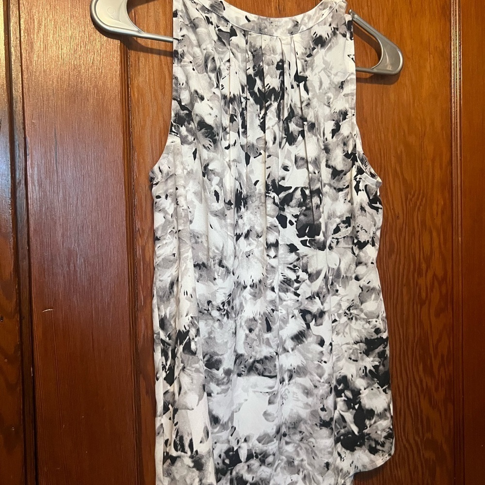 NWT Apt 9 Black and White Floral Women's Top Size XS - Picture 3 of 4